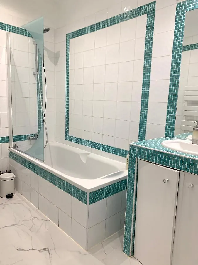 Marvellous Sunbathed 3Br At The Heart Of Paris Apartment