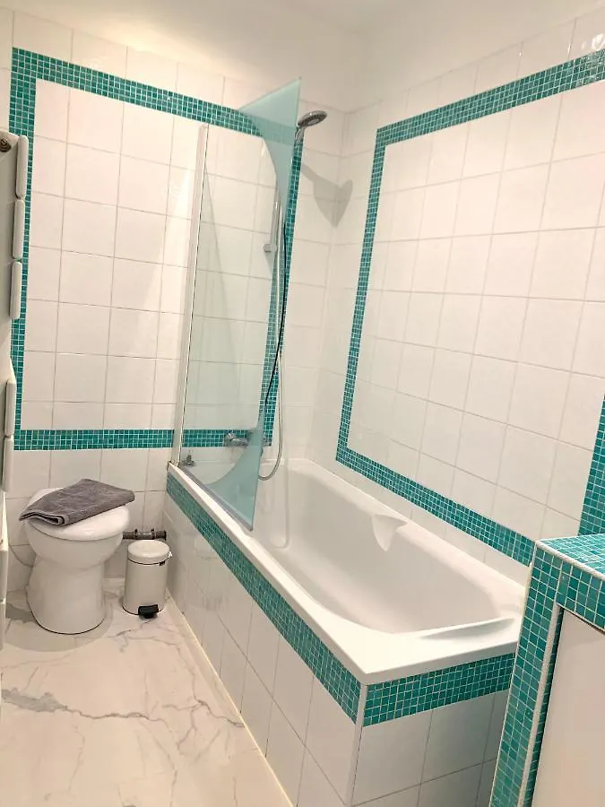 Marvellous Sunbathed 3Br At The Heart Of Paris Apartment 0*,  France